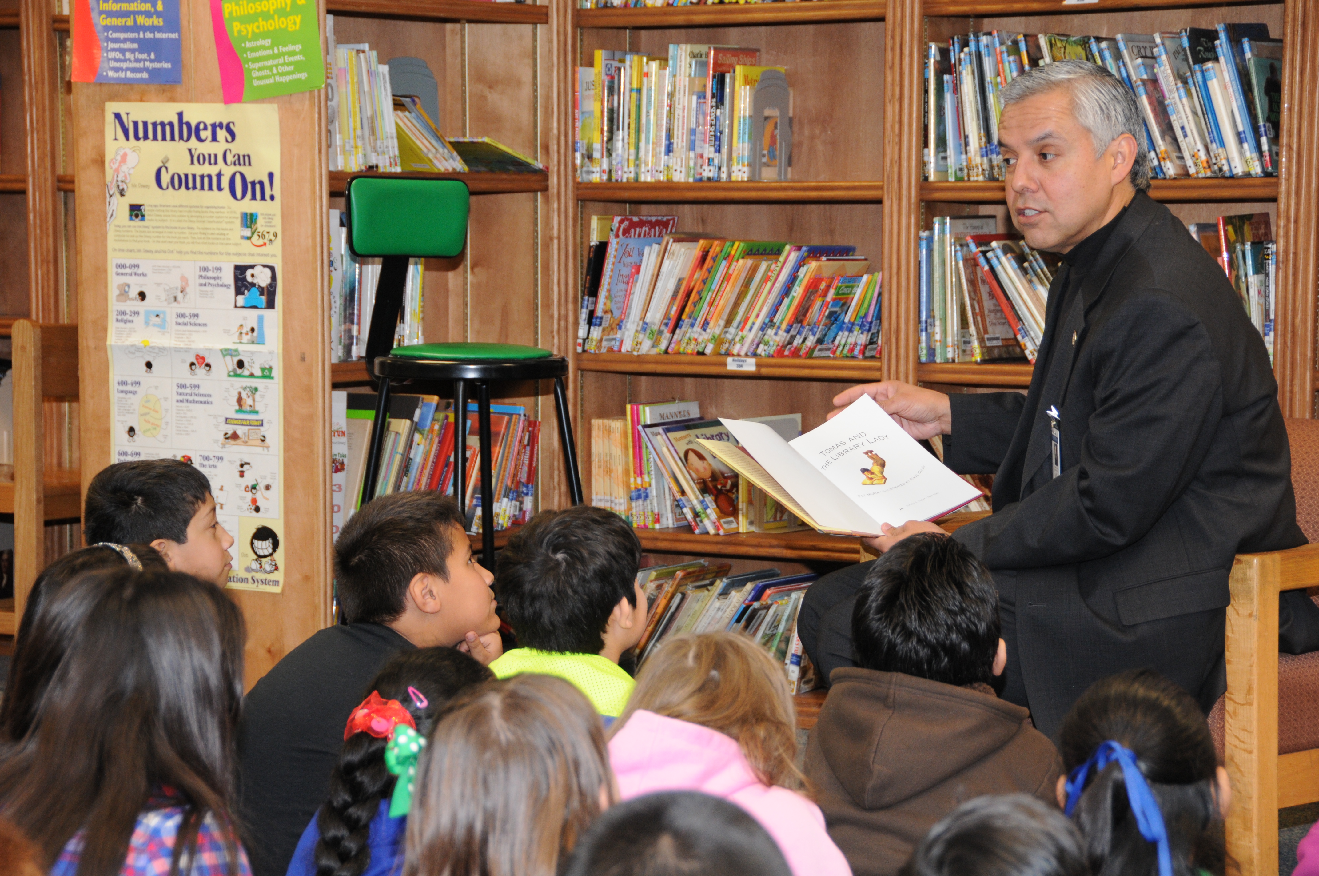 Superintendent Dr. Art Cavazos receives national award from American Association of School Librarians