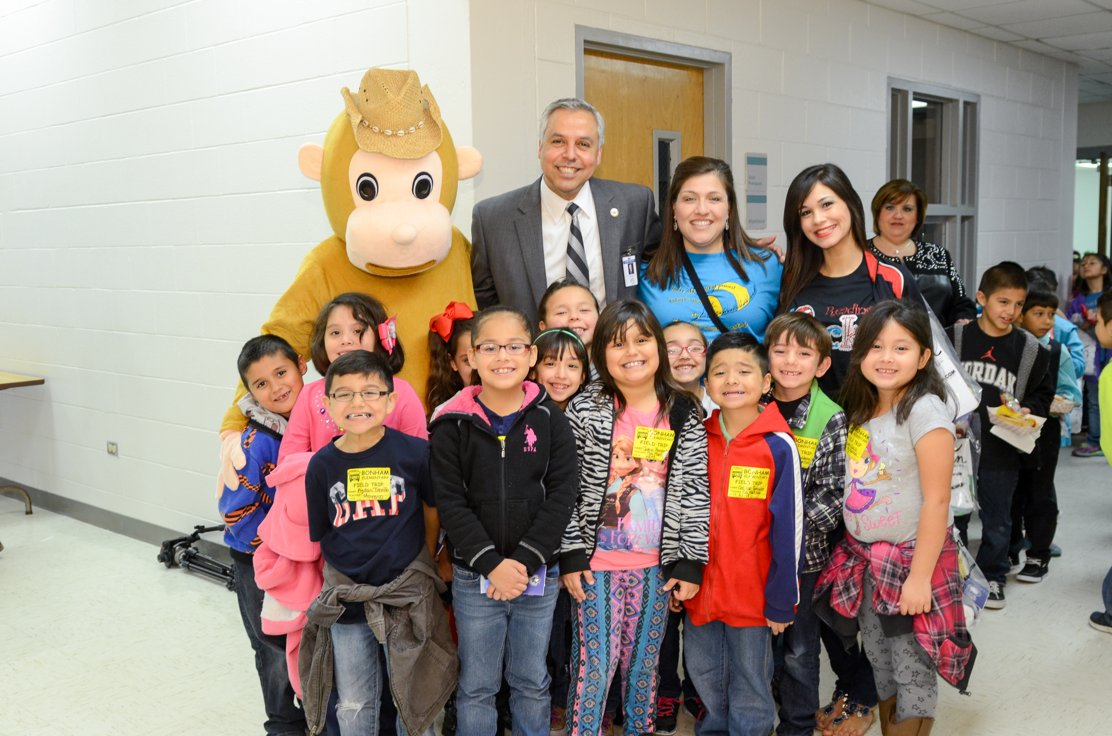 HCISD and Sylvan Learning Centers of the RGV team up in celebration of National Read Across America Day