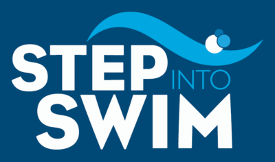 El Centro Acuático de Harlingen CISD recibe el donativo STEP INTO SWIM.