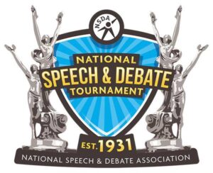 Estudiantes de Oratoria y Debate de secundaria y preparatoria triunfan en las finales nacionales.